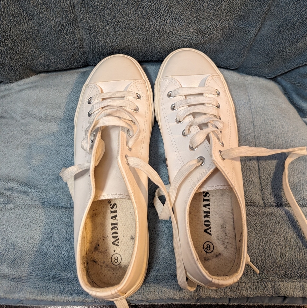Aomais women's fashion leather sneakers Size 8